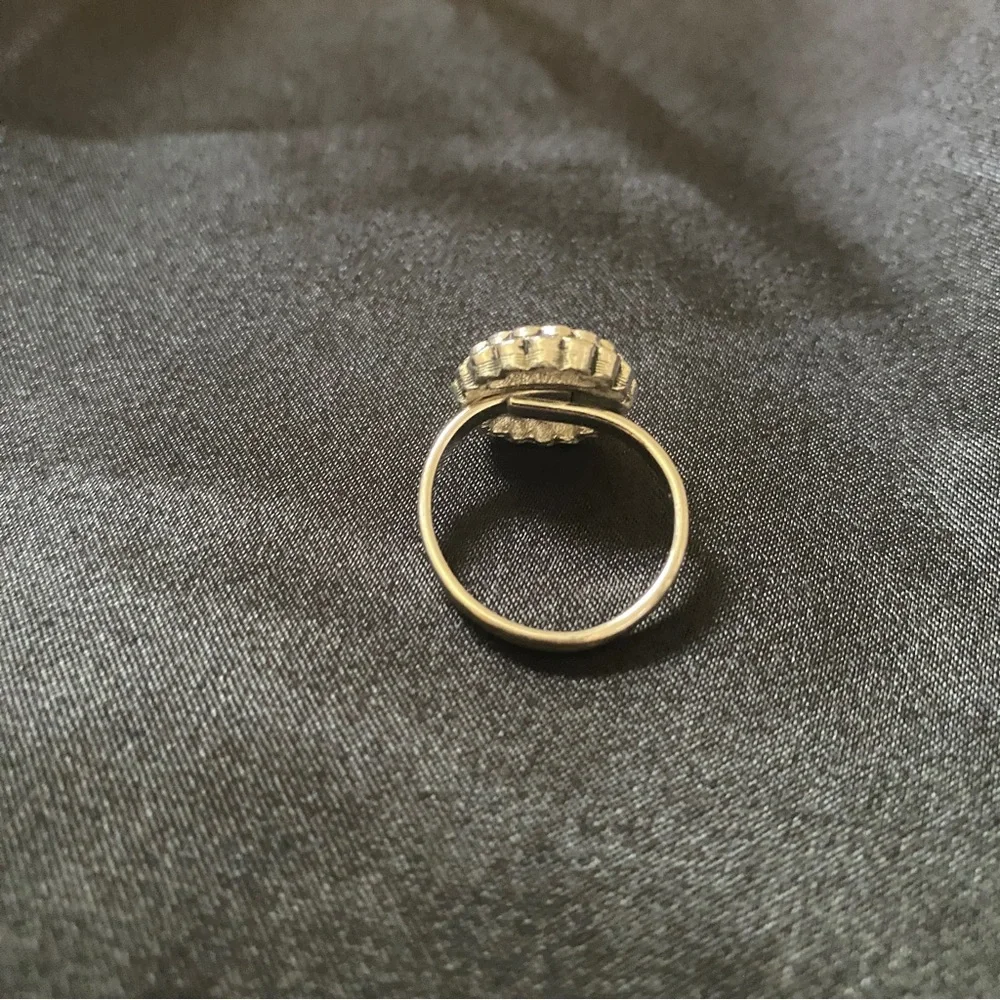 Sarah Coventry Silver Floral Round Button Ring